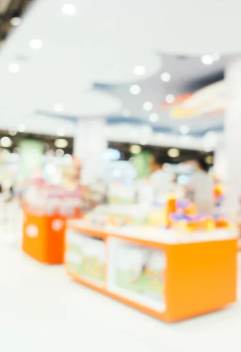 Estande de feira com destaque para estratégias de transformação de visitantes em leads qualificados em eventos de negócios e marketing.